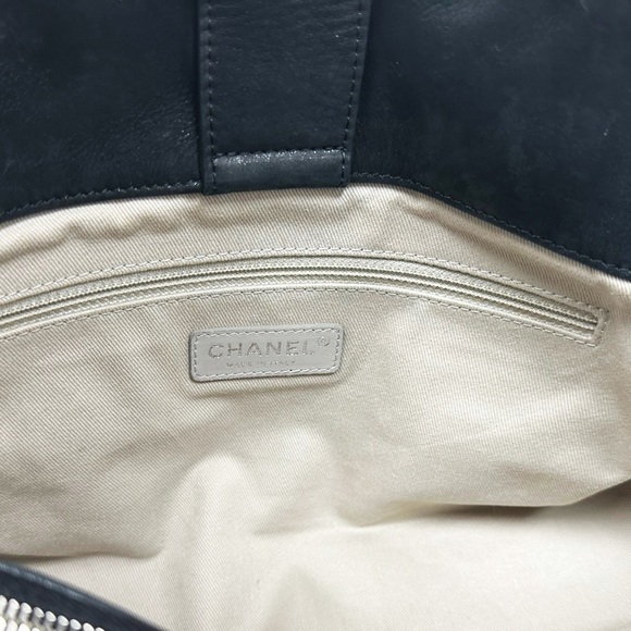 Chanel Matelasse Quilted Black Shimmer Leather Chain Shoulder Tote Bag - Picture 13 of 16